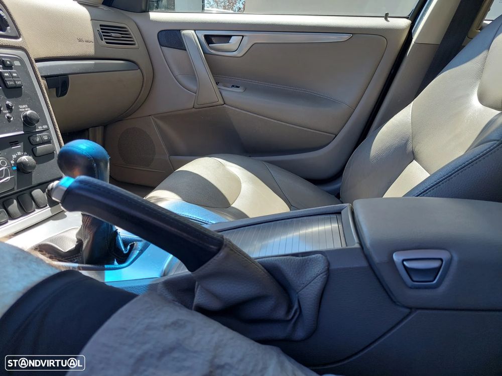 Volvo S60 2.4 D5 - 37