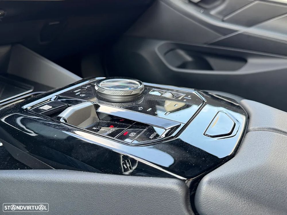 BMW 520 d Pack Desportivo M - 13