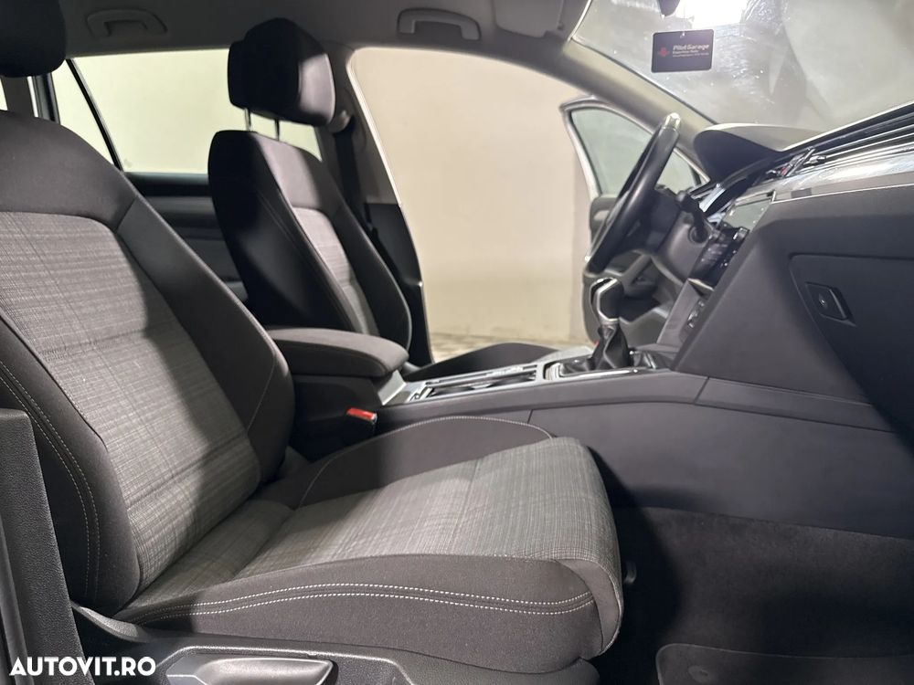 Volkswagen Passat 2.0 TDI Highline - 12