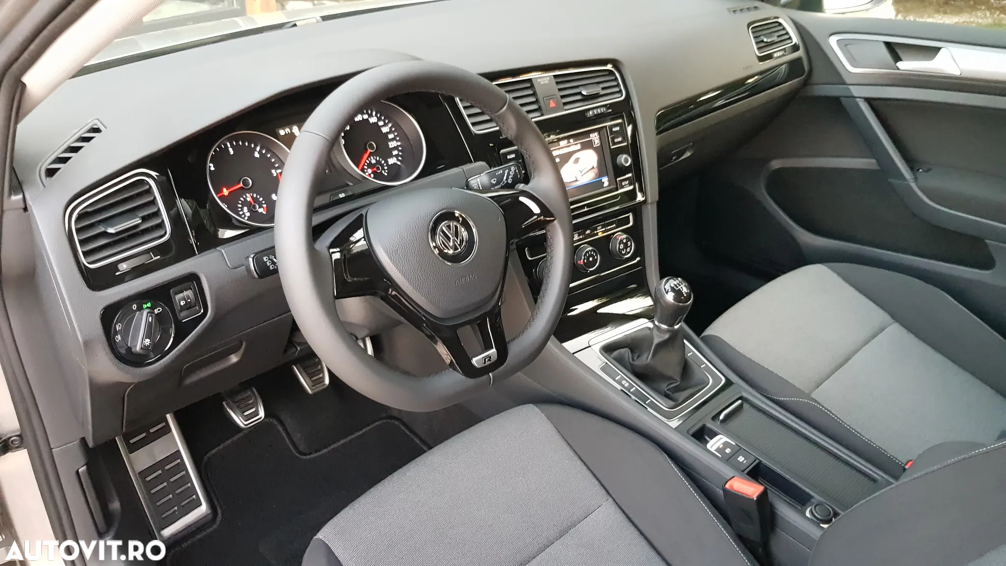 Volkswagen Golf - 15