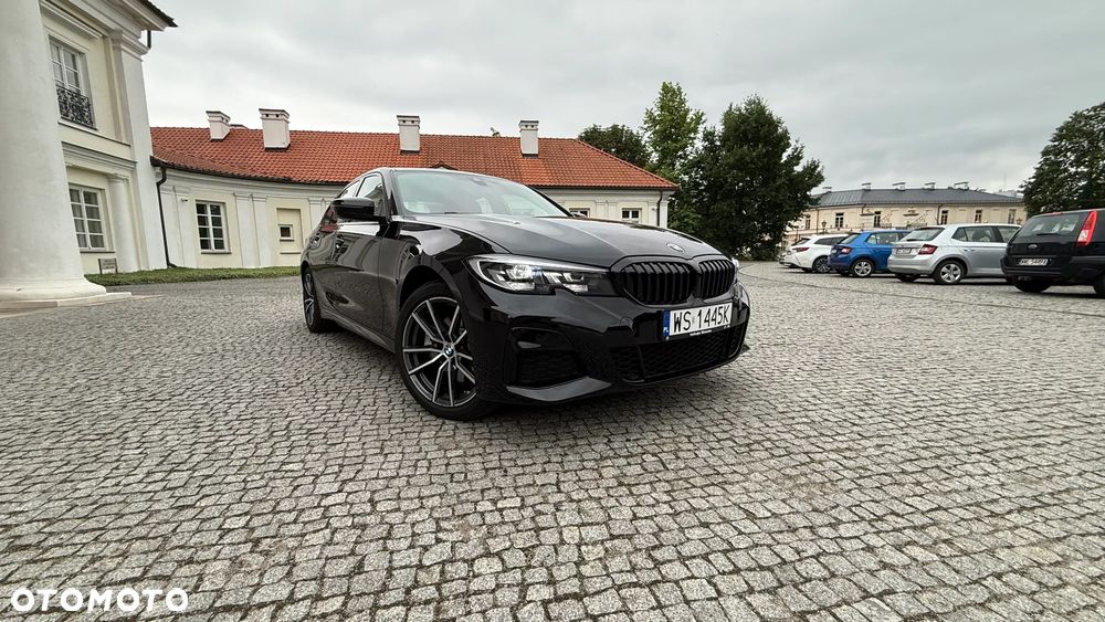 BMW Seria 3 330i xDrive - 37