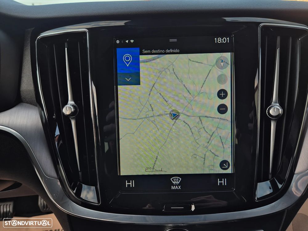 Volvo V60 2.0 D3 Momentum Plus - 24