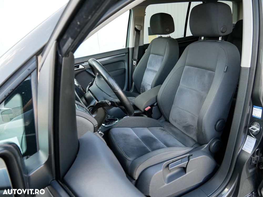 Volkswagen Touran - 21