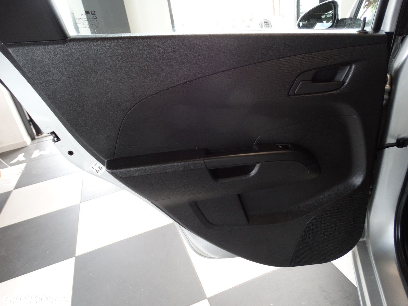 Chevrolet Aveo - 12