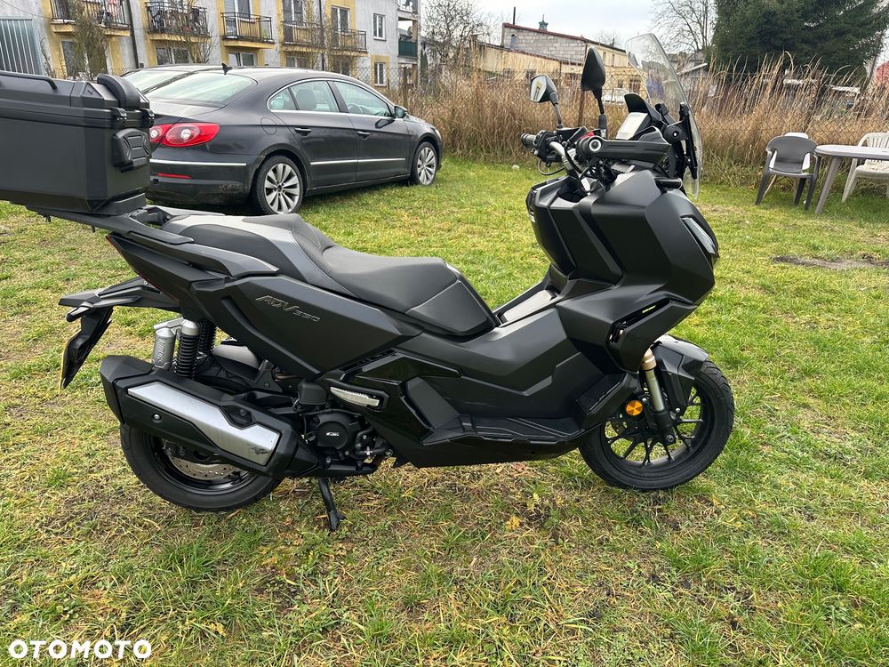 Honda ADV350 - 5