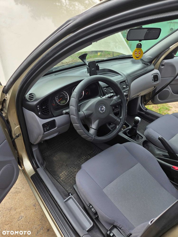 Nissan Almera - 3