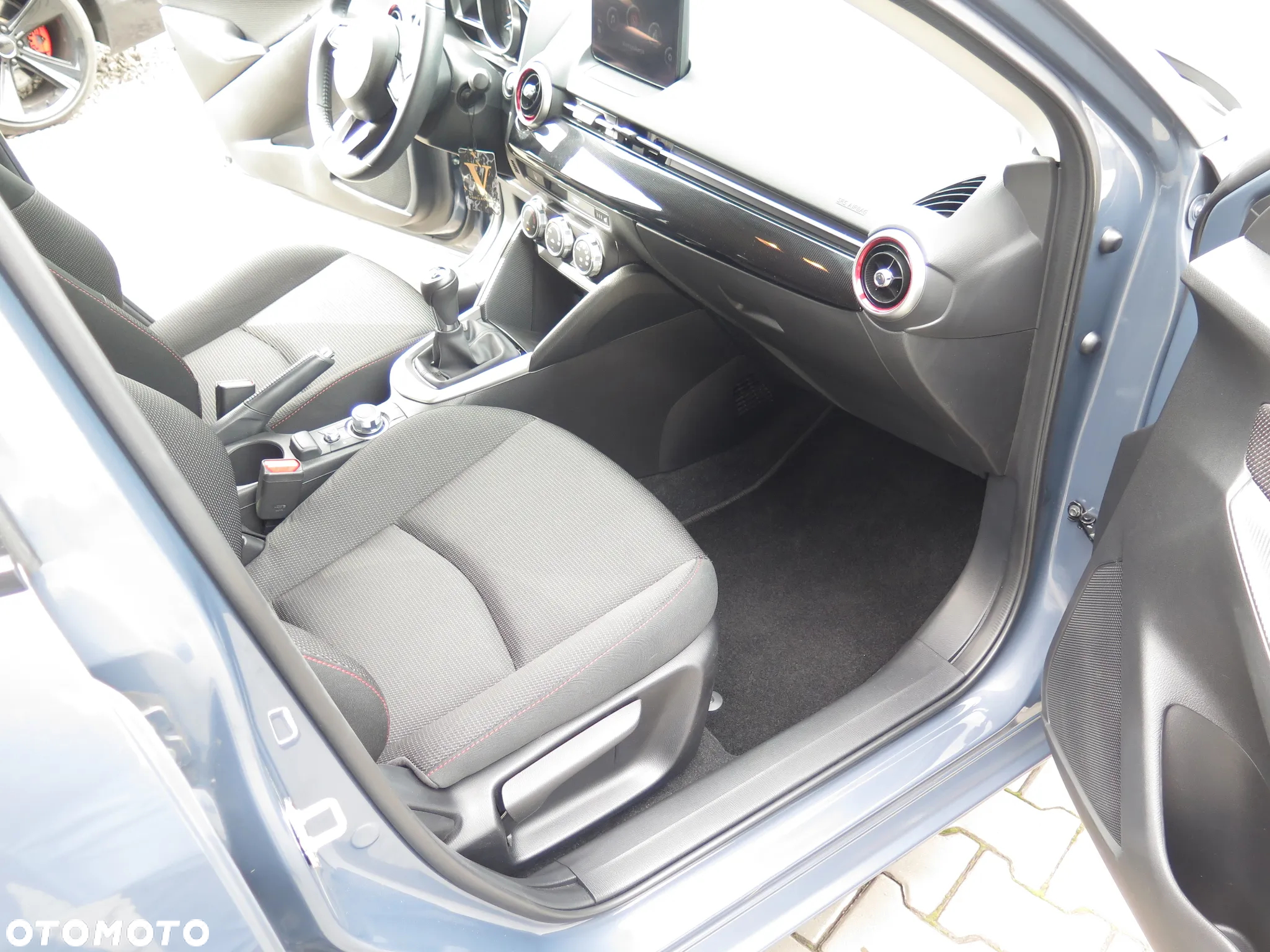 Mazda 2 SKYACTIV-G 90 Homura - 36