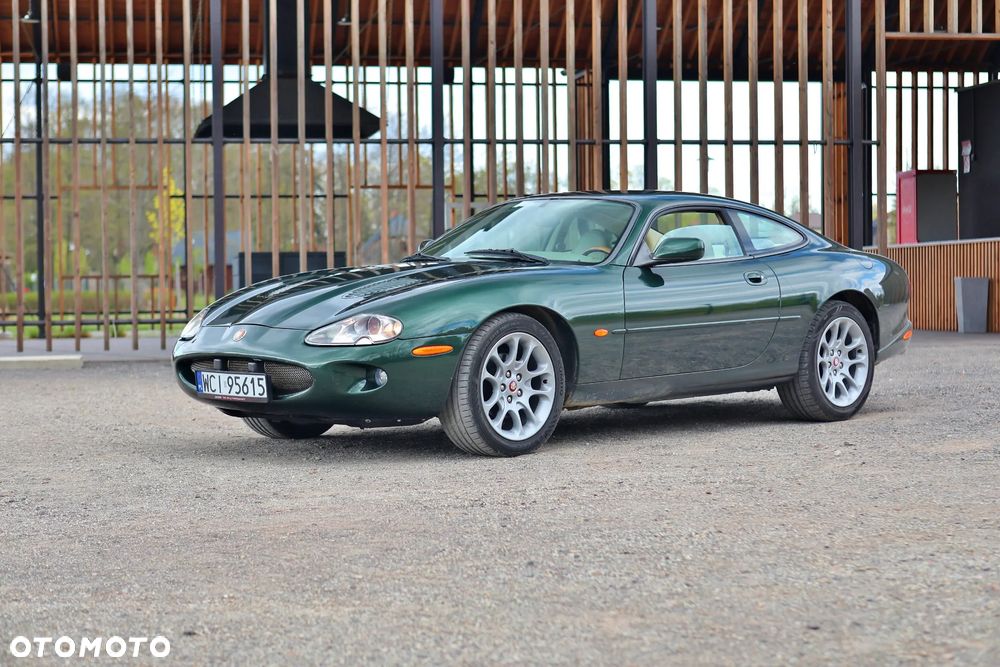 Jaguar XK XKR Coupe - 2