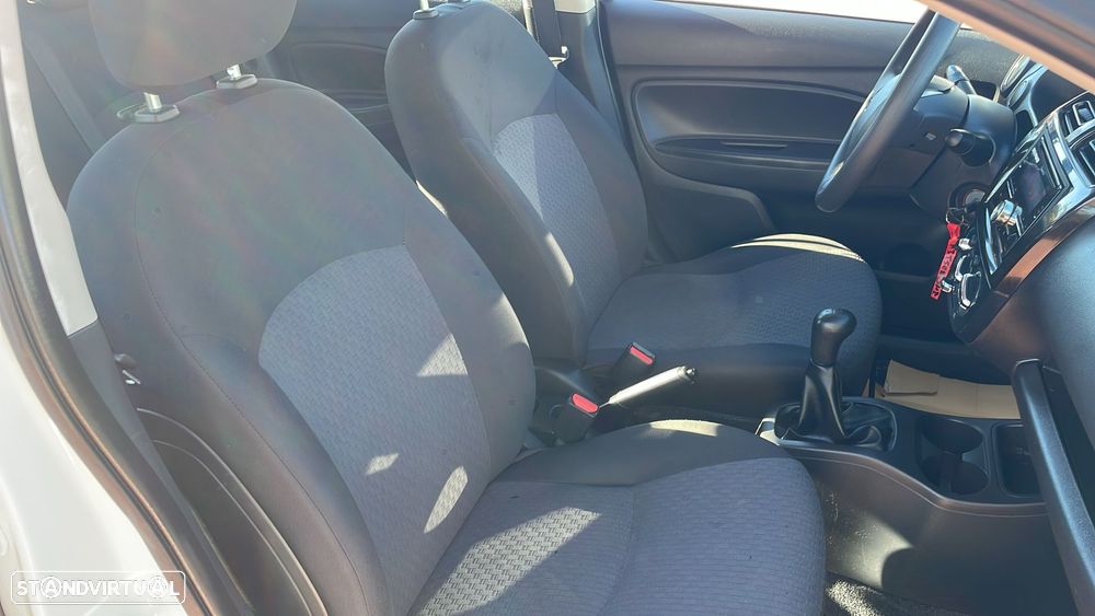 Mitsubishi Space Star - 11