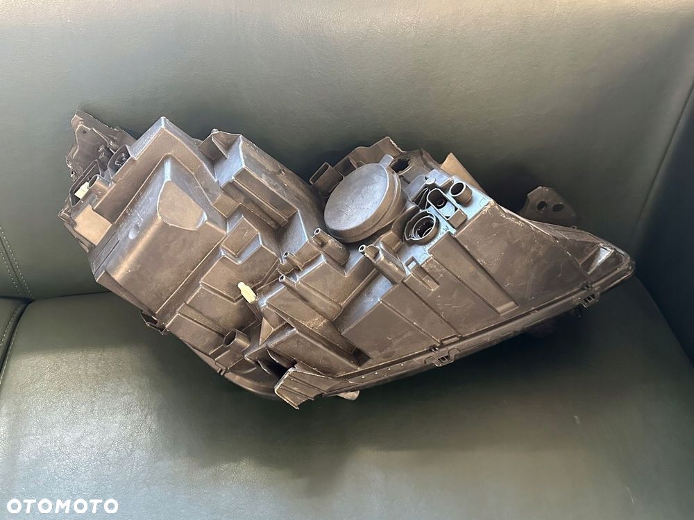 PEUGEOT 5008 II LAMPA LEWA PRZÓD ZWYKŁA  LED 9810478180 - 9