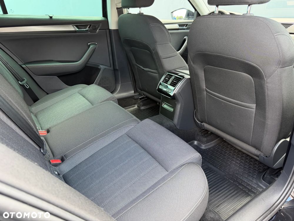 Skoda Superb 2.0 TSI Style DSG - 29
