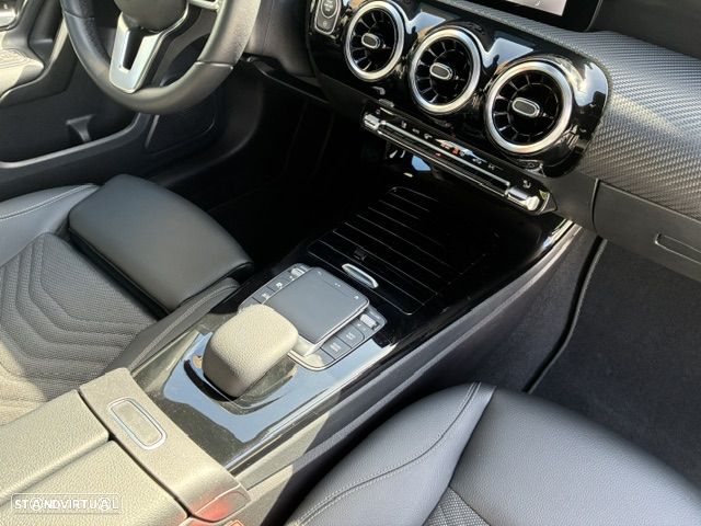 Mercedes-Benz A 180 Limousine d Style Plus Aut. - 22