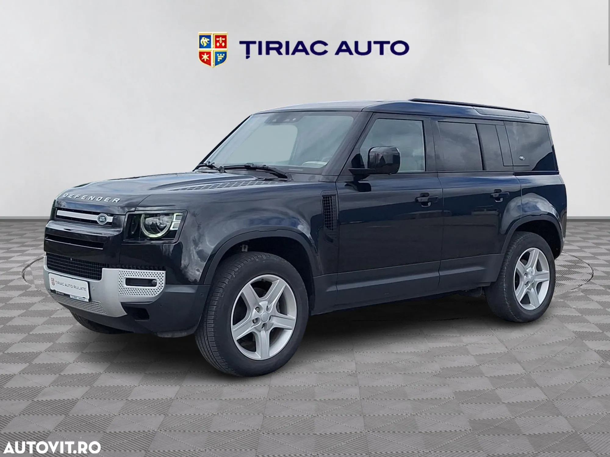 Land Rover Defender - 2