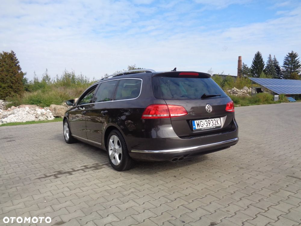 Volkswagen Passat 2.0 TDI DPF Highline - 23