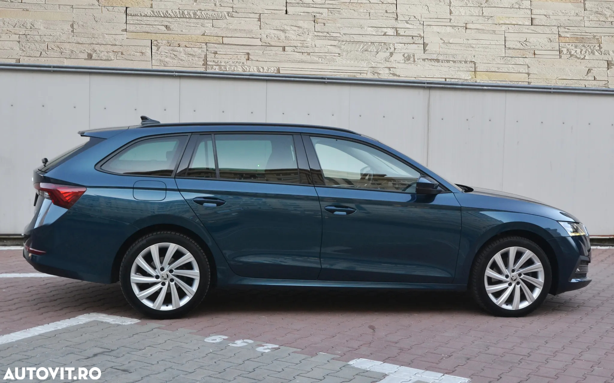 Skoda Octavia Combi 2.0 TDI DSG 4X4 Style - 28