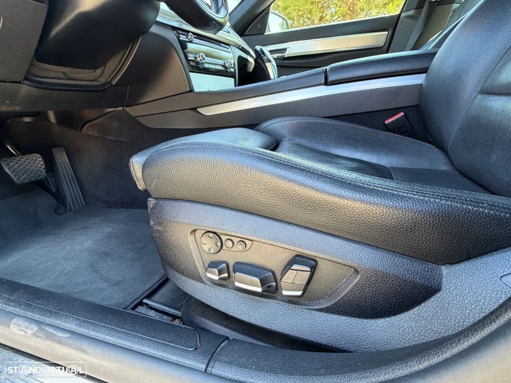 BMW 740 d Pack M - 41
