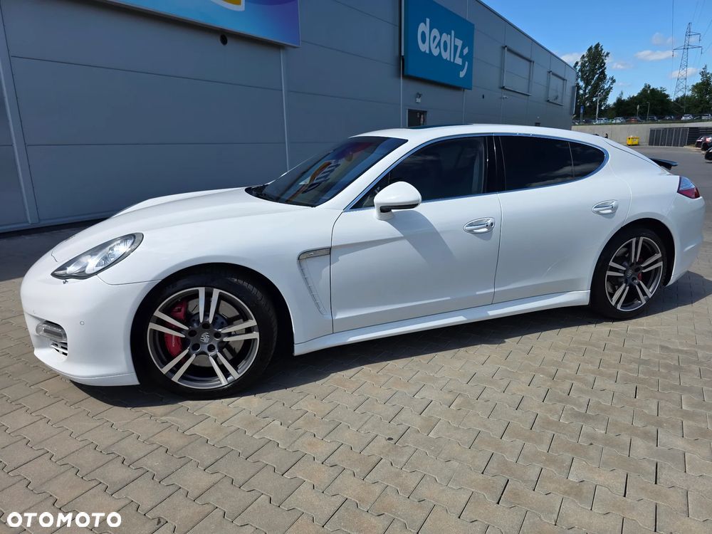 Porsche Panamera Turbo - 32