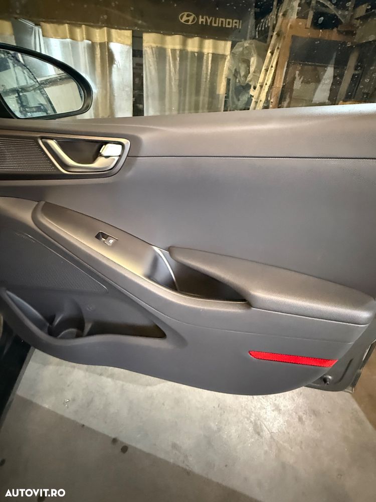 Hyundai IONIQ 1.6 141CP Exclusive - 8