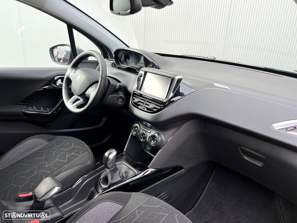 Peugeot 2008 1.5 BlueHDi Style - 29