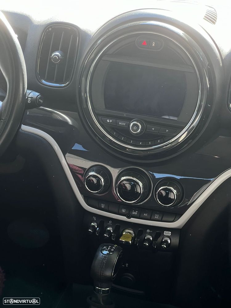 MINI Countryman Cooper SE ALL4 Auto - 7