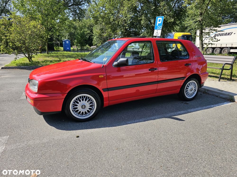 Volkswagen Golf - 3