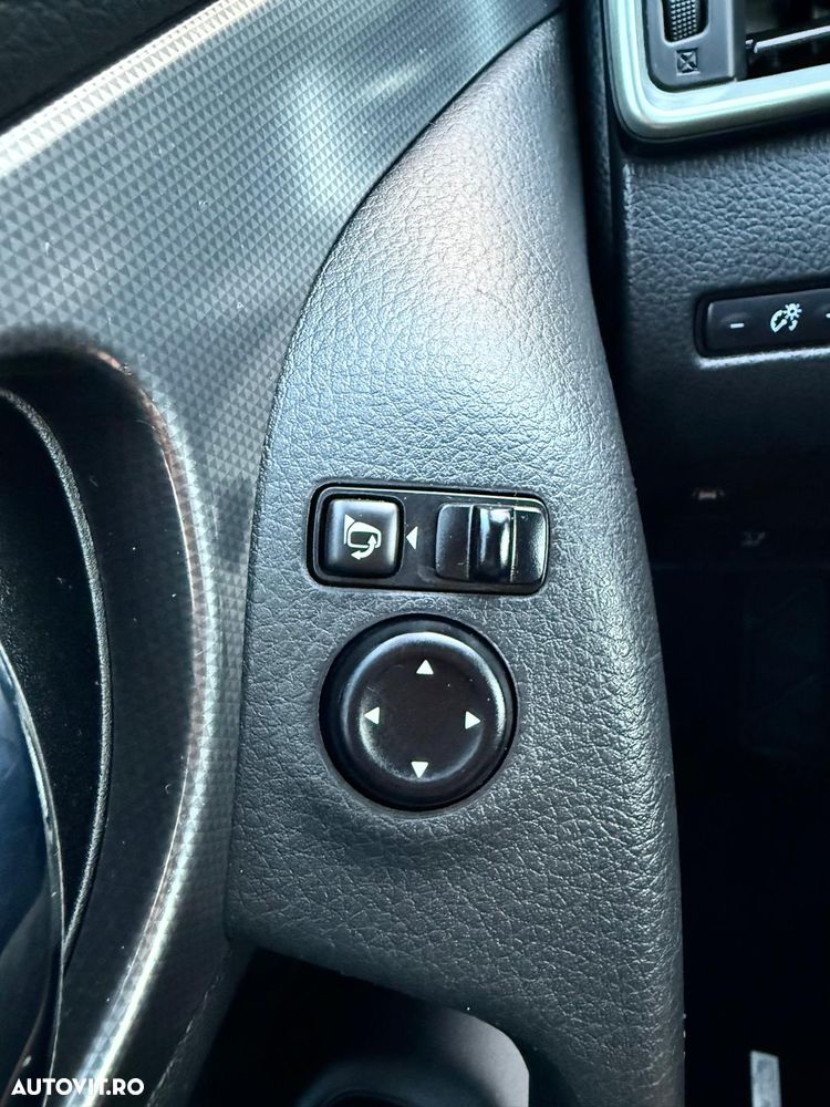 Nissan Qashqai 1.5 DCI N-Connecta - 30