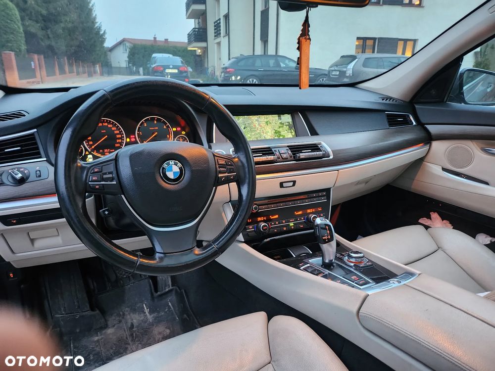 BMW 5GT - 1