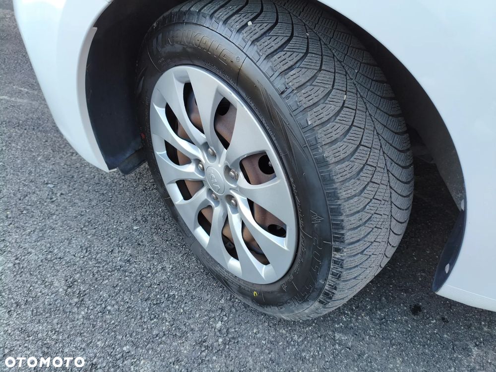 Kia Carens 1.7 CRDi L - 11