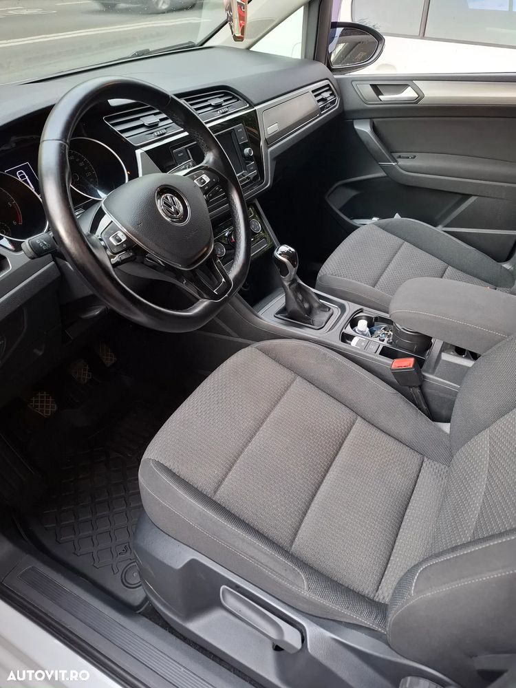 Volkswagen Touran 2.0 TDI Comfortline - 2
