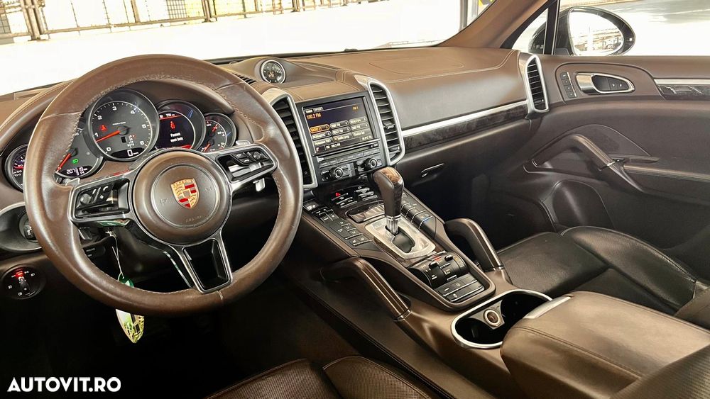 Porsche Cayenne - 9