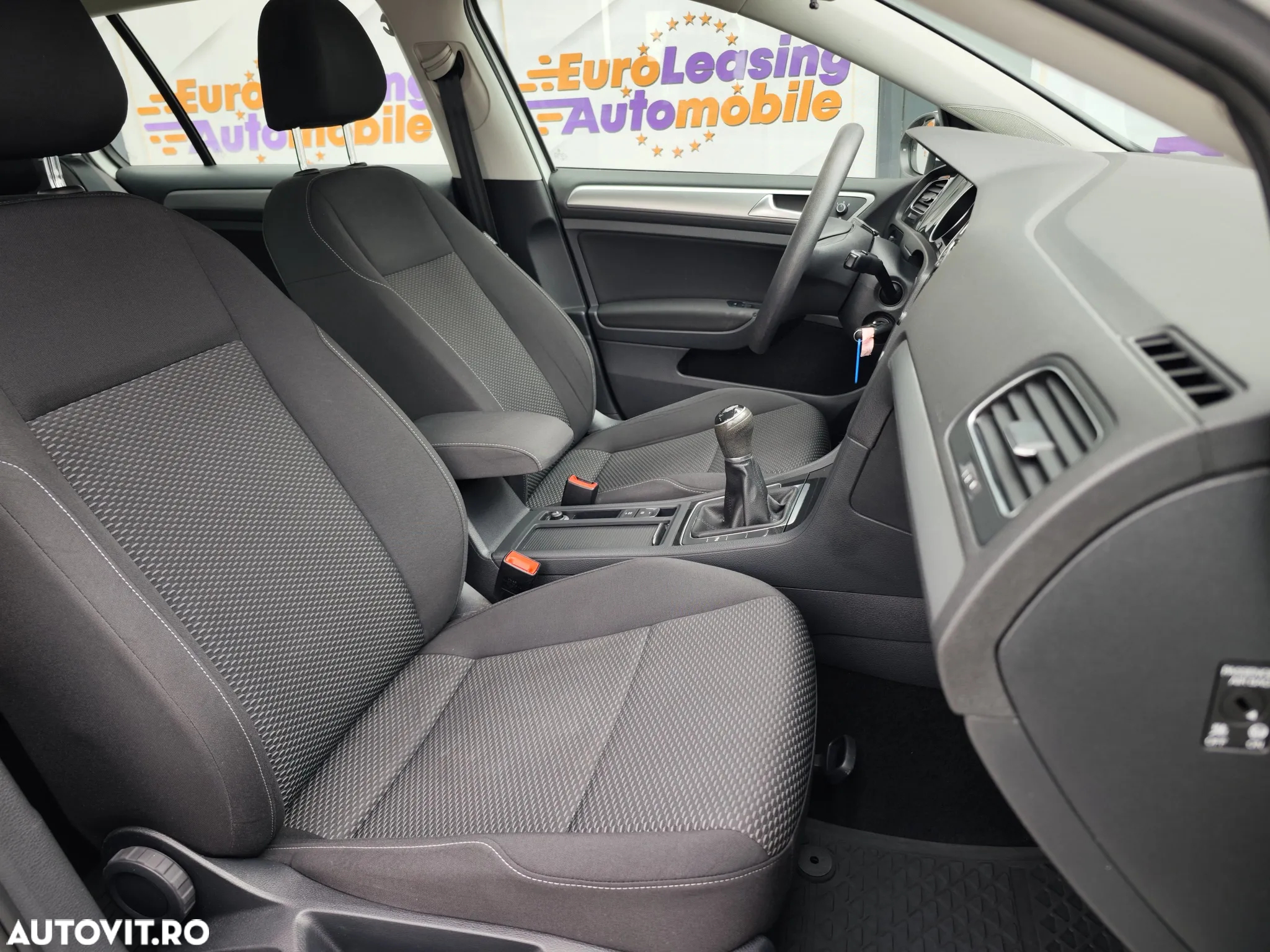 Volkswagen Golf - 17