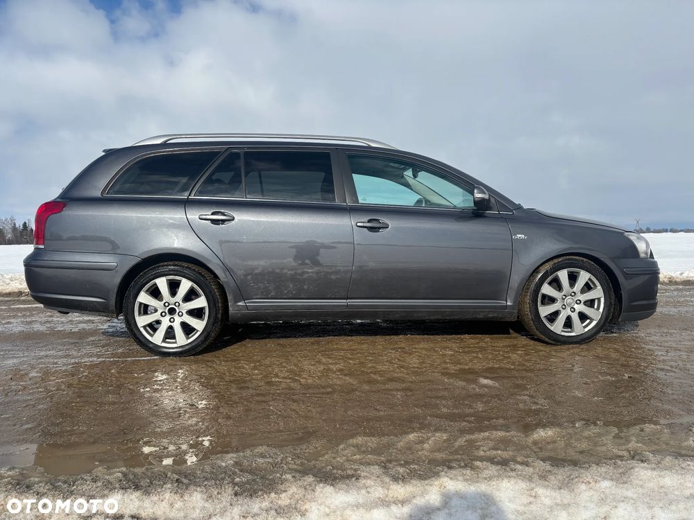 Toyota Avensis - 6