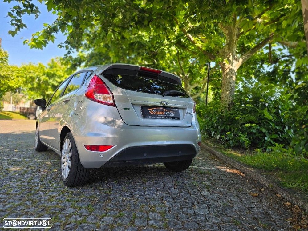 Ford Fiesta 1.0 EcoBoost S&S TITANIUM - 6