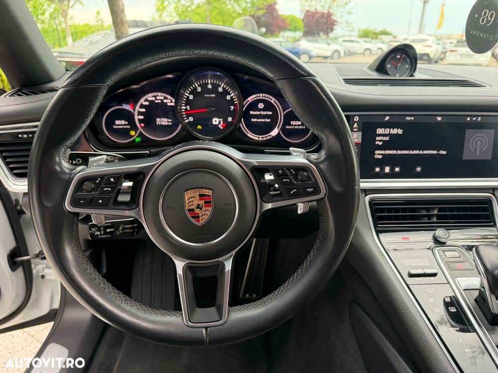 Porsche Panamera 4S Executive - 12