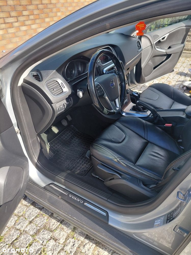 Volvo V40 Cross Country - 6