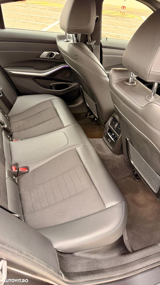 BMW Seria 3 330e Aut. Sport Line - 9