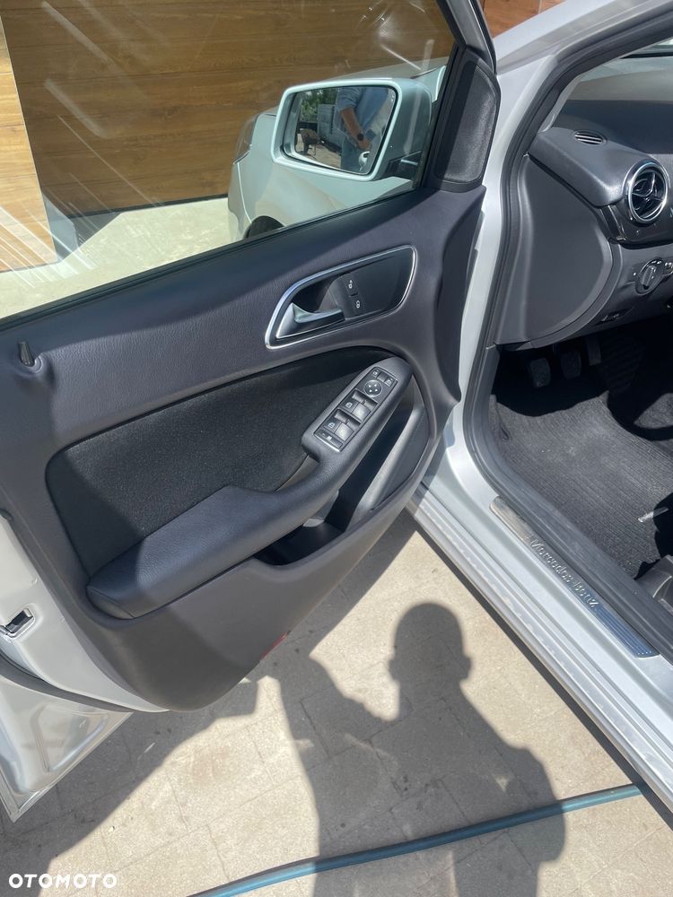 Mercedes-Benz Klasa B 180 CDI BlueEFFICIENCY Edition - 14