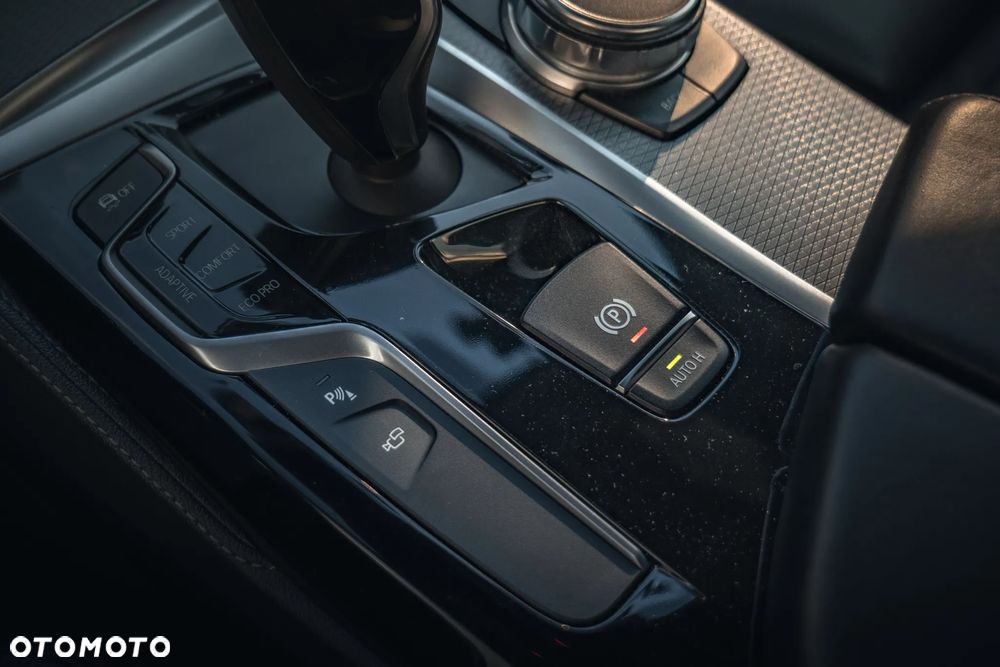 BMW Seria 5 530d xDrive - 34