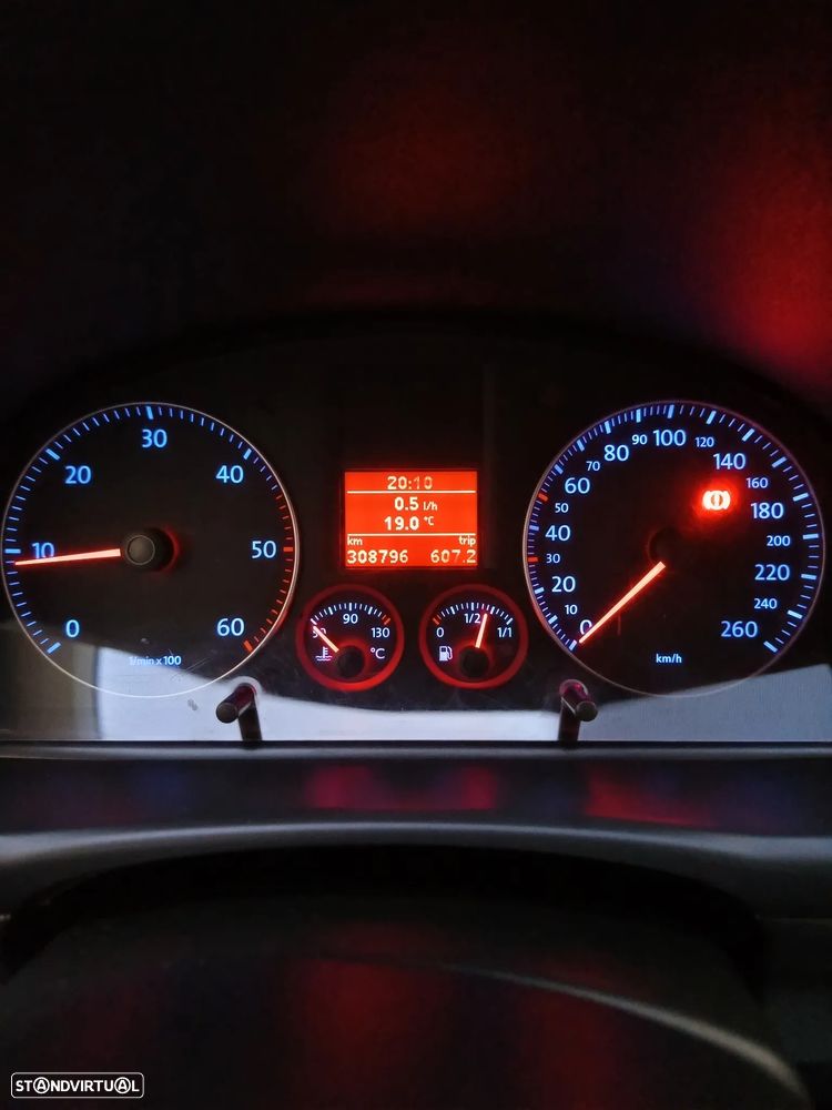 VW Touran 1.9 TDi Basis 7L - 6