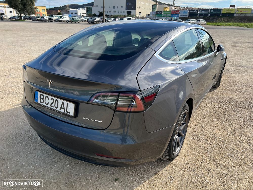 Tesla Model 3 - 12