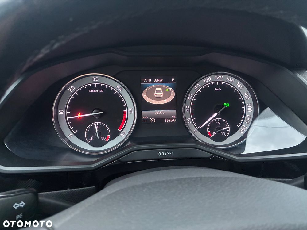 Skoda Superb 2.0 TDI 4x4 L&K DSG - 11