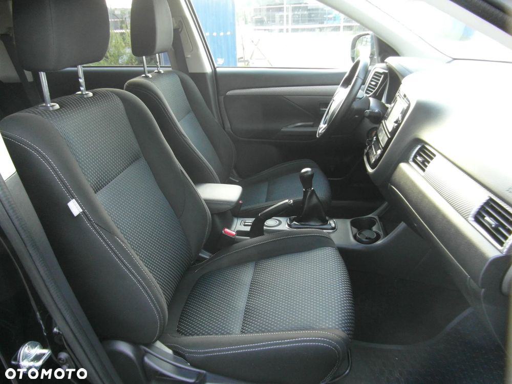 Mitsubishi Outlander 2.0 2WD Diamant Edition - 26