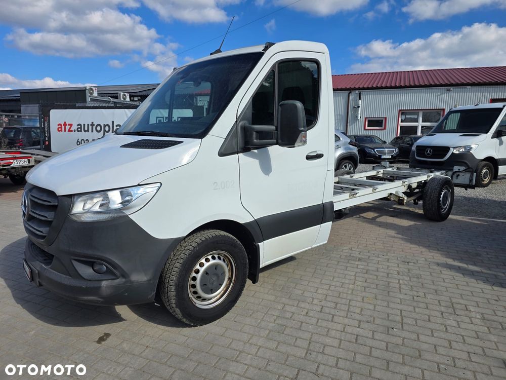 Mercedes-Benz Sprinter - 1