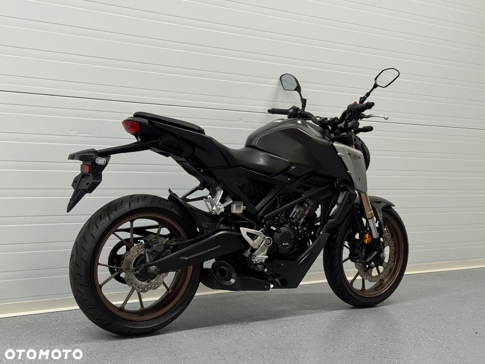 Honda CB - 3