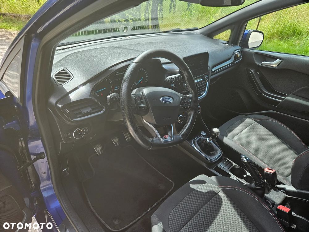 Ford Fiesta - 23