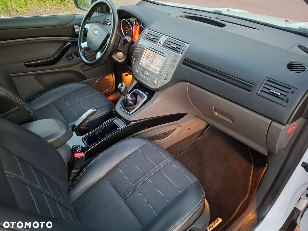 Ford Kuga 2.0 TDCi 4x4 Titanium - 21