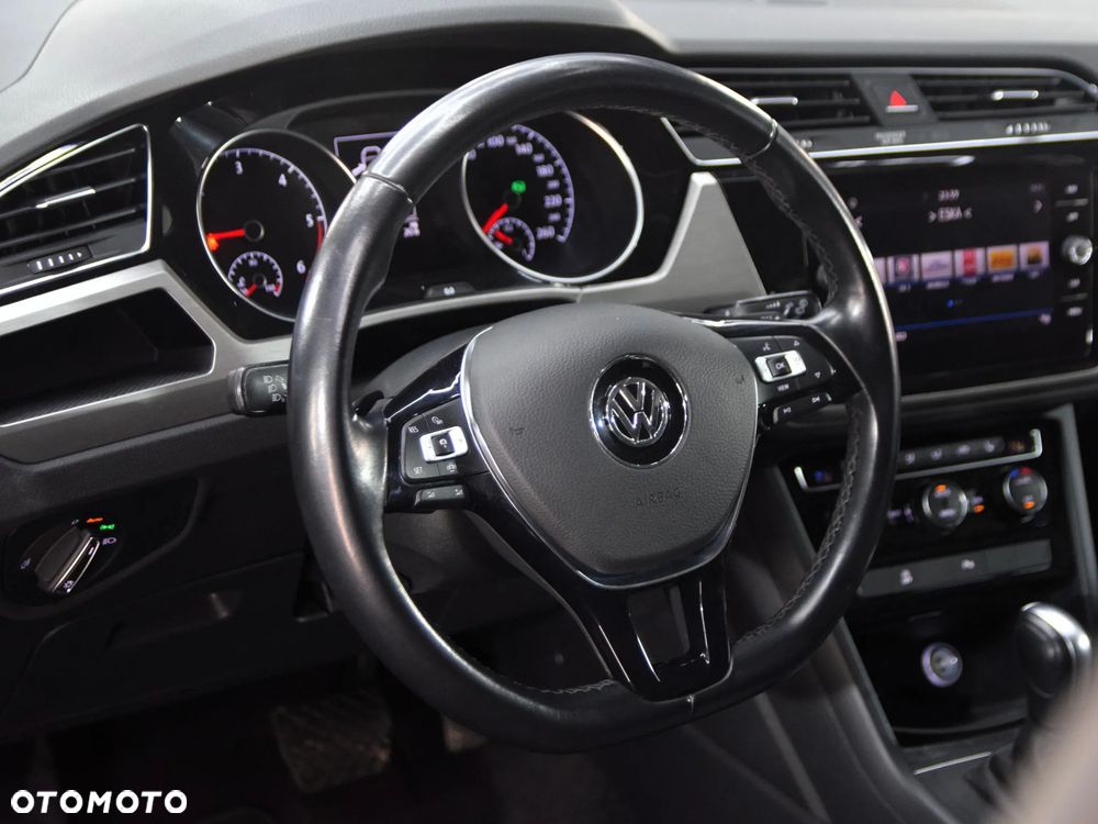 Volkswagen Touran 2.0 TDI SCR DSG Comfortline - 21