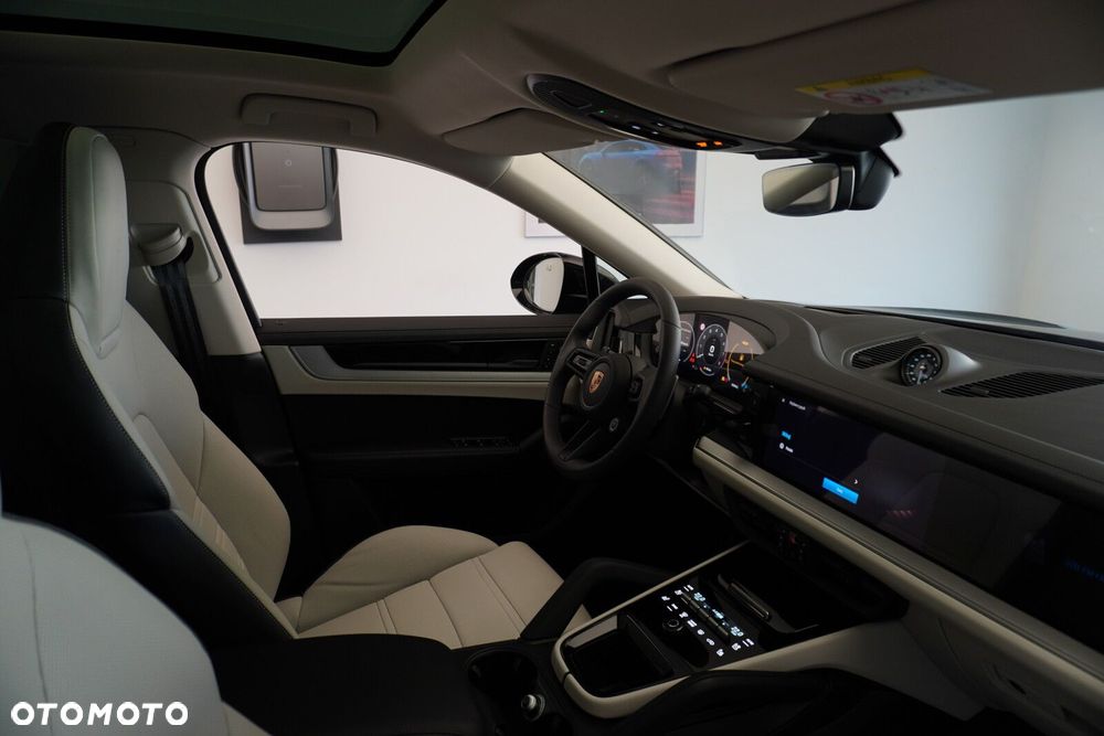 Porsche Cayenne - 23