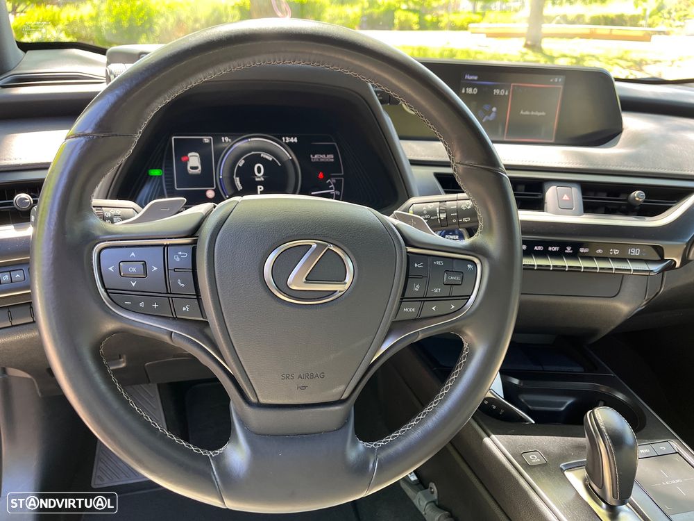 Lexus UX 300e Executive Line - 18