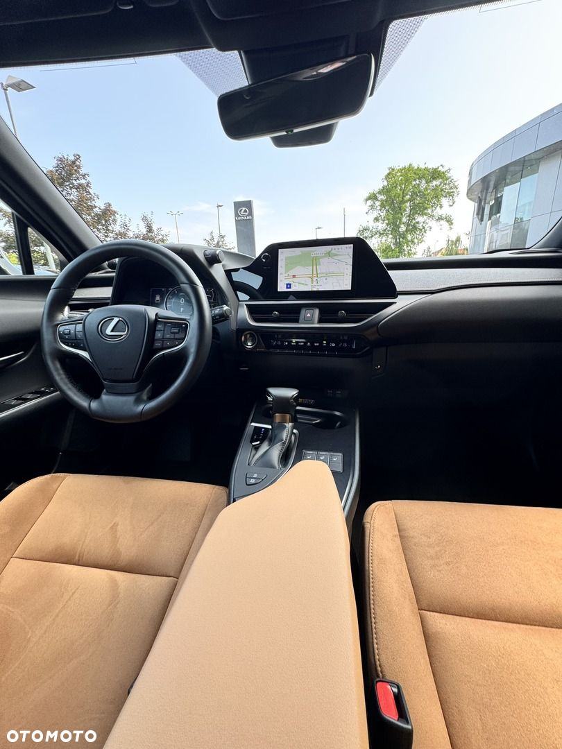 Lexus UX - 13